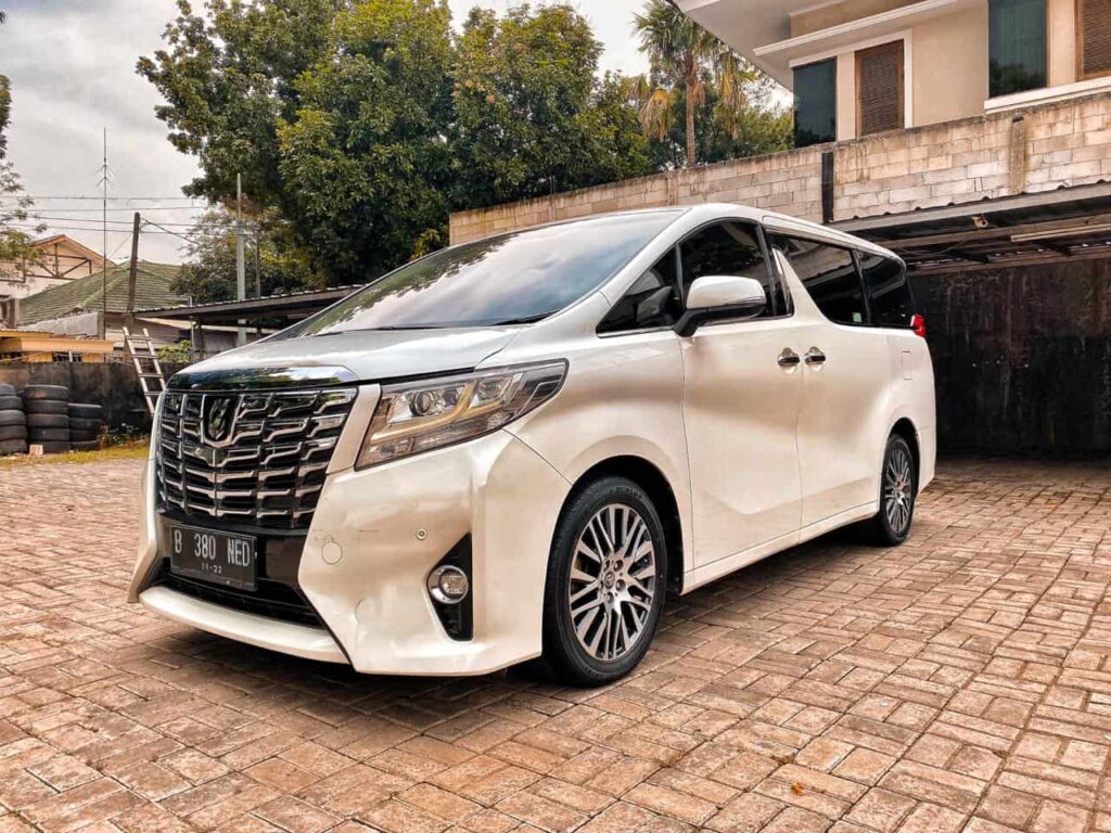 harga mobil Alphard bekas