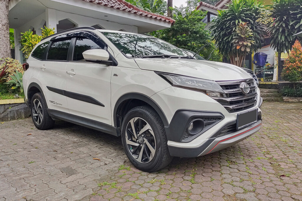 harga mobil Rush bekas