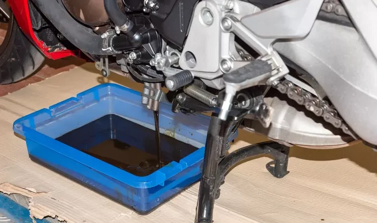 ganti oli mesin motor berapa km