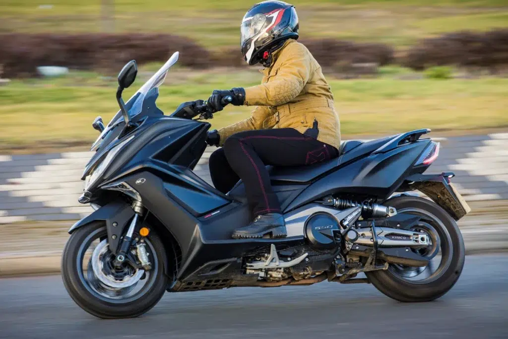 Kapasitas bagasi Kymco AK 550
