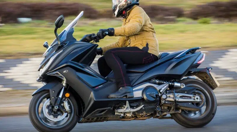 Kapasitas bagasi Kymco AK 550