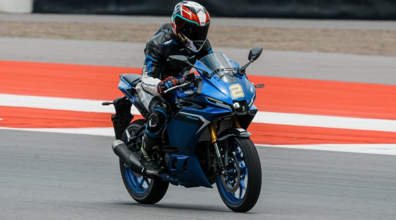 Fitur baru Yamaha R25 2025