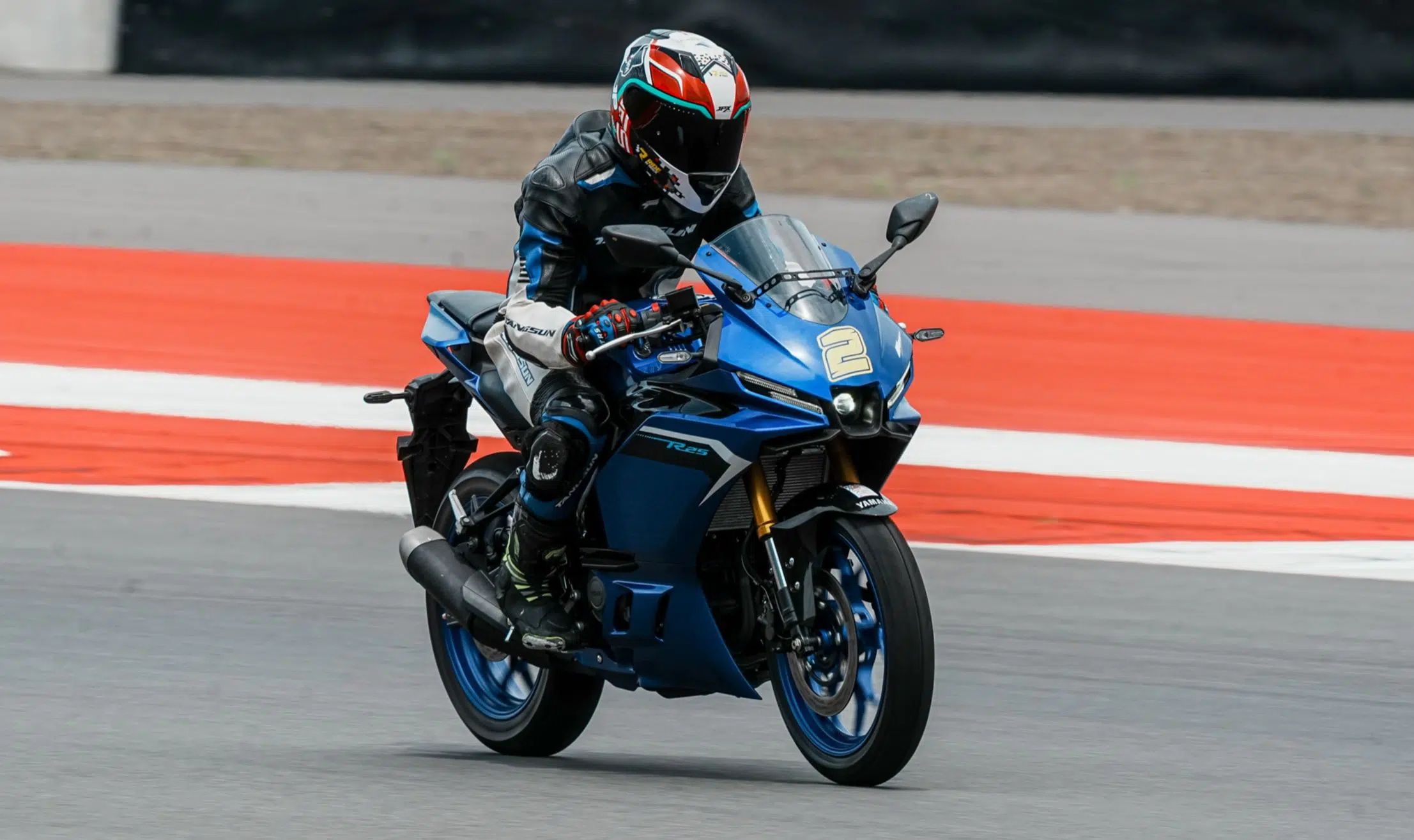 Banyak yang Belum Tahu, Fitur Baru Yamaha R25 2025 Ternyata Sejauh Ini!