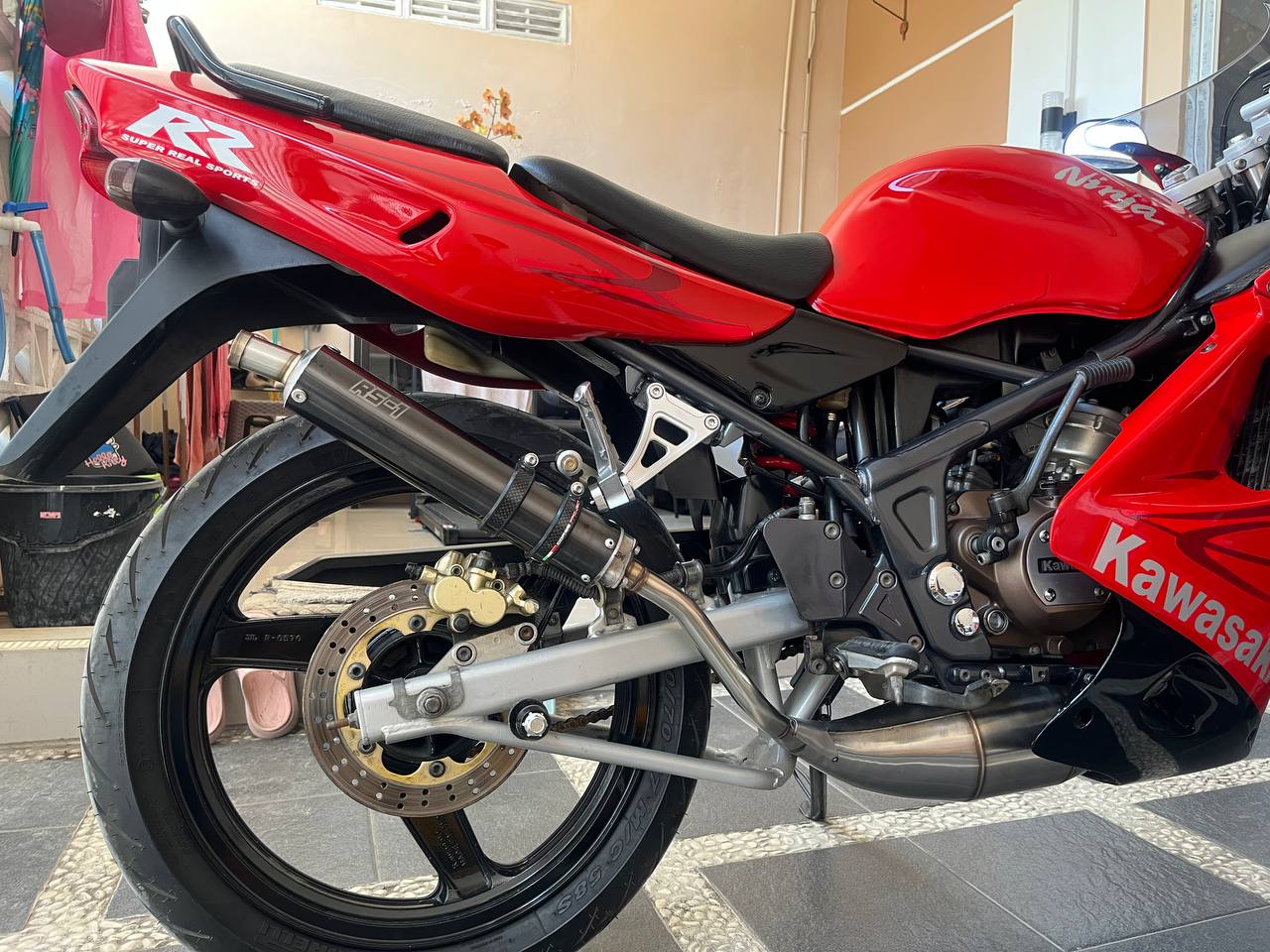 kawasaki ninja 150 rr 2012 merah ferari